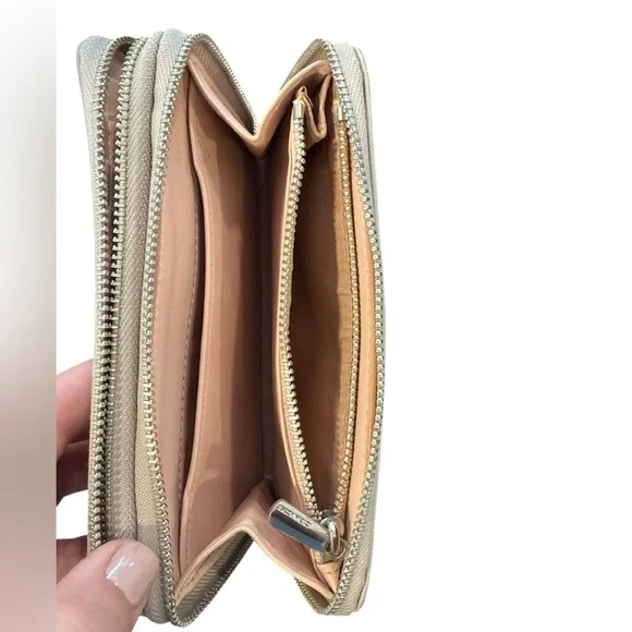 Coach grey Wallet- Great condition - Picture 3 of 6